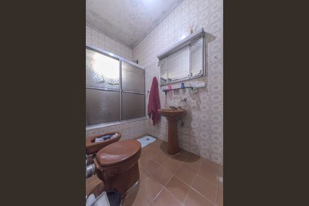 Casa à venda com 140m², 5 quartos e 3 vagasBanheiro da Suíte