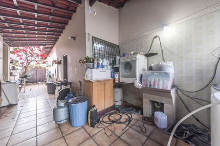 Casa à venda com 140m², 5 quartos e 3 vagas Lavanderia