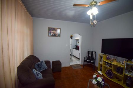 Casa à venda com 208m², 1 quarto e sem vaga Casa à venda com 208m², 1 quarto e sem vagaSala