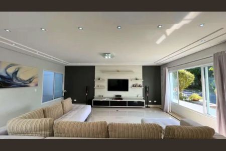 Casa de condomínio à venda com 480m², 3 quartos e 7 vagas
