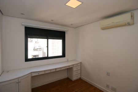 Apartamento para alugar com 183m², 3 quartos e 3 vagas Apartamento para alugar com 183m², 3 quartos e 3 vagasSuíte 2