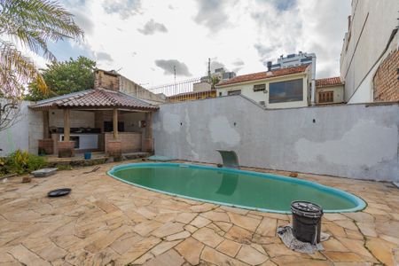 Casa à venda com 313m², 4 quartos e 3 vagas Casa à venda com 313m², 4 quartos e 3 vagasQuintal