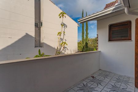Casa à venda com 313m², 4 quartos e 3 vagas Casa à venda com 313m², 4 quartos e 3 vagasSala