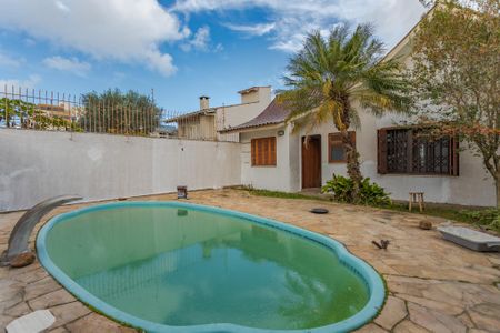 Casa à venda com 313m², 4 quartos e 3 vagas Casa à venda com 313m², 4 quartos e 3 vagasQuintal