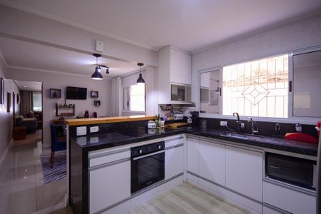 Casa à venda com 175m², 3 quartos e 2 vagas Casa à venda com 175m², 3 quartos e 2 vagasCozinha