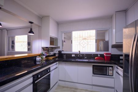 Casa à venda com 175m², 3 quartos e 2 vagas Casa à venda com 175m², 3 quartos e 2 vagasCozinha