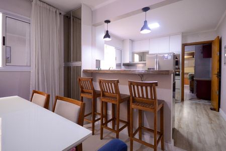 Casa à venda com 175m², 3 quartos e 2 vagas Casa à venda com 175m², 3 quartos e 2 vagasSala de Jantar