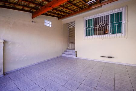 Casa à venda com 175m², 3 quartos e 2 vagas Casa à venda com 175m², 3 quartos e 2 vagasGaragem