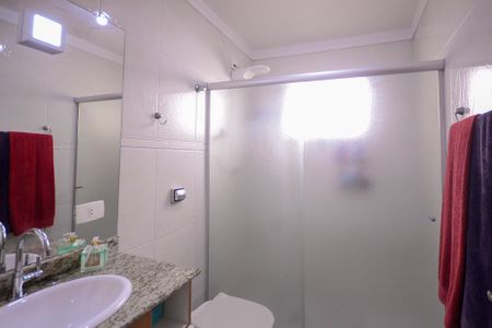 Casa à venda com 175m², 3 quartos e 2 vagas Casa à venda com 175m², 3 quartos e 2 vagasBanheiro da Suíte