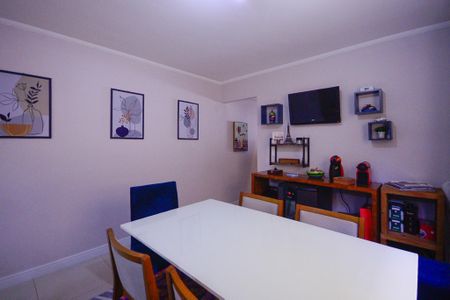 Casa à venda com 175m², 3 quartos e 2 vagas Casa à venda com 175m², 3 quartos e 2 vagasSala de Jantar