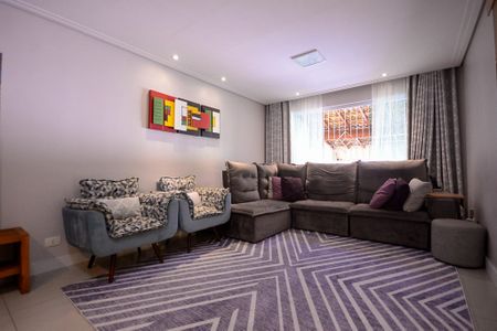 Casa à venda com 175m², 3 quartos e 2 vagas Casa à venda com 175m², 3 quartos e 2 vagasSala