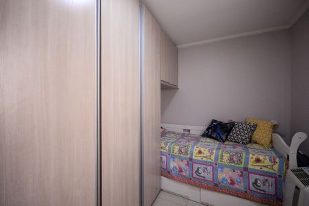 Casa à venda com 175m², 3 quartos e 2 vagas Casa à venda com 175m², 3 quartos e 2 vagasQuarto 2