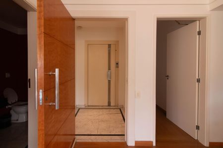 Apartamento à venda com 220m², 5 quartos e 3 vagasElevador Privativo