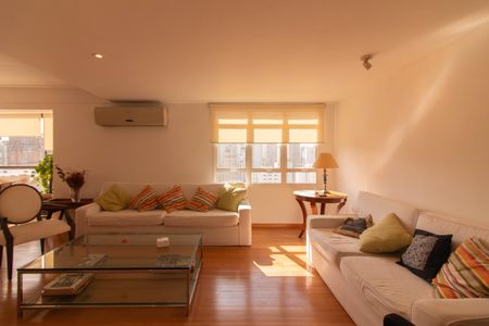 Apartamento à venda com 220m², 5 quartos e 3 vagasSala