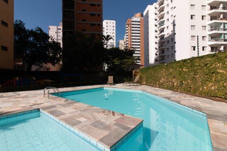 Apartamento à venda com 220m², 5 quartos e 3 vagasÁrea comum - Piscina