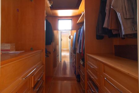 Apartamento à venda com 220m², 5 quartos e 3 vagasCloset da suíte 3