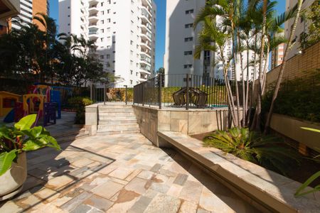 Apartamento à venda com 220m², 5 quartos e 3 vagasÁrea comum - Piscina