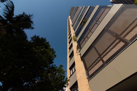 Apartamento à venda com 220m², 5 quartos e 3 vagasFachada