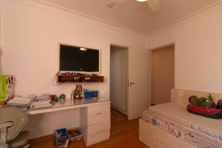 Apartamento à venda com 220m², 5 quartos e 3 vagasSuíte 2