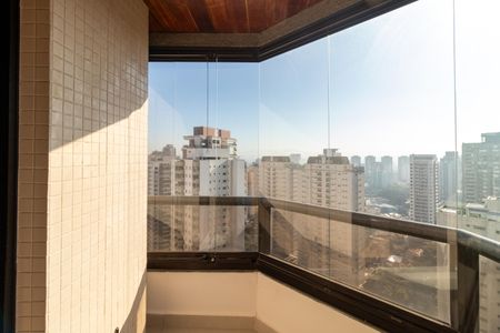 Apartamento para alugar com 246m², 5 quartos e 4 vagas Apartamento para alugar com 246m², 5 quartos e 4 vagasVaranda da Suíte 1