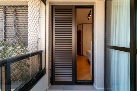 Apartamento para alugar com 246m², 5 quartos e 4 vagas Apartamento para alugar com 246m², 5 quartos e 4 vagasVaranda do Quarto 1