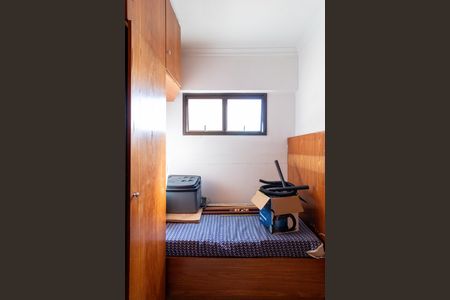 Apartamento para alugar com 246m², 5 quartos e 4 vagas Apartamento para alugar com 246m², 5 quartos e 4 vagasQuarto de Serviço