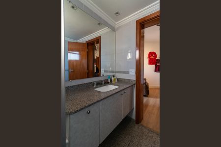 Apartamento para alugar com 246m², 5 quartos e 4 vagas Apartamento para alugar com 246m², 5 quartos e 4 vagasBanheiro da Suíte 2