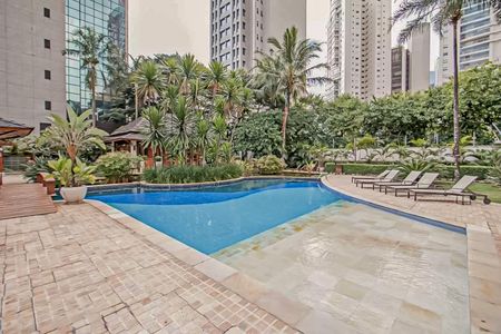 Apartamento para alugar com 220m², 2 quartos e 3 vagas Apartamento para alugar com 220m², 2 quartos e 3 vagasÁrea comum - Piscina