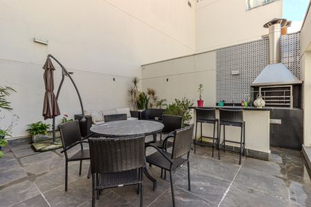 Apartamento para alugar com 220m², 2 quartos e 3 vagas Apartamento para alugar com 220m², 2 quartos e 3 vagasVaranda