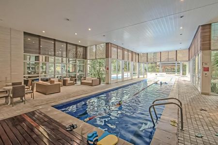 Apartamento para alugar com 220m², 2 quartos e 3 vagas Apartamento para alugar com 220m², 2 quartos e 3 vagasÁrea comum - Piscina