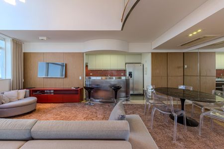 Apartamento para alugar com 220m², 2 quartos e 3 vagas Apartamento para alugar com 220m², 2 quartos e 3 vagasSala