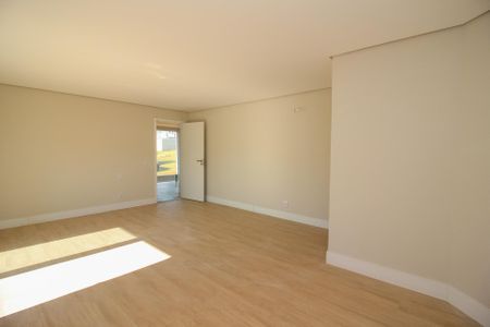 Casa de condomínio à venda com 356m², 4 quartos e 4 vagas Casa de condomínio à venda com 356m², 4 quartos e 4 vagasSuíte 1