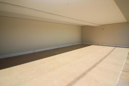 Casa de condomínio à venda com 356m², 4 quartos e 4 vagas Casa de condomínio à venda com 356m², 4 quartos e 4 vagasGaragem