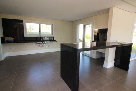 Casa de condomínio à venda com 356m², 4 quartos e 4 vagas Casa de condomínio à venda com 356m², 4 quartos e 4 vagasCozinha