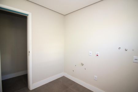 Casa de condomínio à venda com 356m², 4 quartos e 4 vagas Casa de condomínio à venda com 356m², 4 quartos e 4 vagasÁrea de Serviço