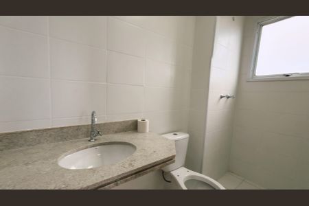 Apartamento à venda com 72m², 2 quartos e 2 vagasBanheiro da Suíte