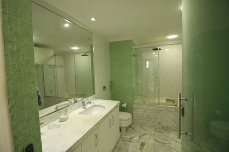 Apartamento para alugar com 180m², 2 quartos e 2 vagasBanheiro da Suíte