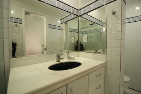 Apartamento para alugar com 180m², 2 quartos e 2 vagasBanheiro Social