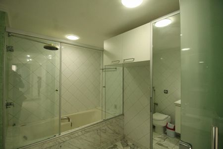 Apartamento para alugar com 180m², 2 quartos e 2 vagasBanheiro da Suíte