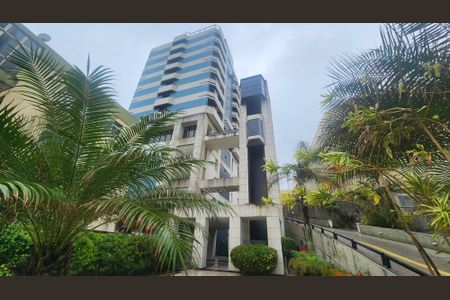 Apartamento para alugar com 180m², 2 quartos e 2 vagasFachada