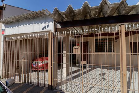 Casa à venda com 200m², 4 quartos e 4 vagas Casa à venda com 200m², 4 quartos e 4 vagasFachada