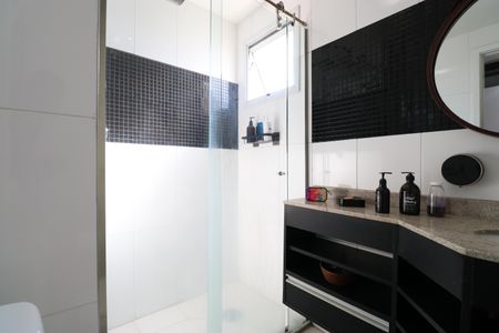 Apartamento à venda com 80m², 2 quartos e 2 vagasBanheiro da Suíte 2