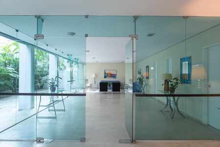 Apartamento à venda com 158m², 2 quartos e 2 vagas Apartamento à venda com 158m², 2 quartos e 2 vagasHall social