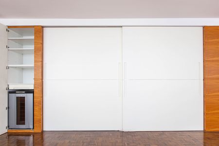 Apartamento à venda com 158m², 2 quartos e 2 vagas Apartamento à venda com 158m², 2 quartos e 2 vagasSala - destaque - adega climatizada