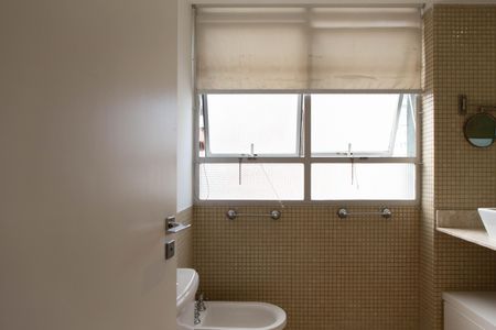 Apartamento à venda com 158m², 2 quartos e 2 vagas Apartamento à venda com 158m², 2 quartos e 2 vagasBanheiro