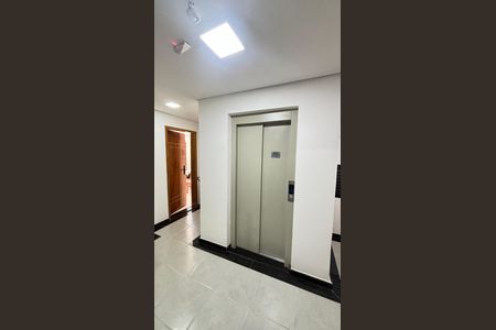 Apartamento à venda com 106m², 2 quartos e 1 vaga Apartamento à venda com 106m², 2 quartos e 1 vagaElevador