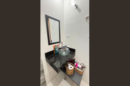 Apartamento à venda com 106m², 2 quartos e 1 vaga Apartamento à venda com 106m², 2 quartos e 1 vagaBanheiro da Suíte