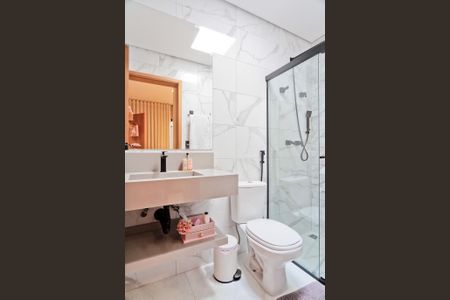 Casa à venda com 206m², 3 quartos e 4 vagasBanheiro da Suíte 2