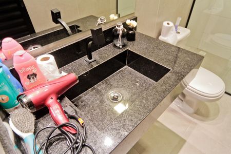 Casa à venda com 206m², 3 quartos e 4 vagasBanheiro de Serviço