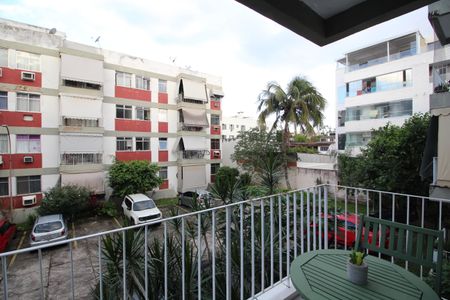 Apartamento à venda com 60m², 2 quartos e 2 vagasVaranda